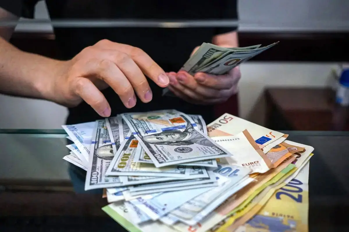 کاهش چشمگیر قیمت دلار در بازار؛ ریزش ادامه دارد