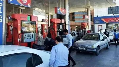 نرخ بنزین ۱۰ هزار تومان شد؛ نمایشگر برخی جایگاه‌ها هنوز اصلاح نشده است