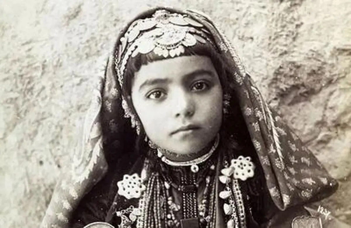 سفر به عصر قاجار؛ از زن خَرسوار تا مرد آتش‌خوار