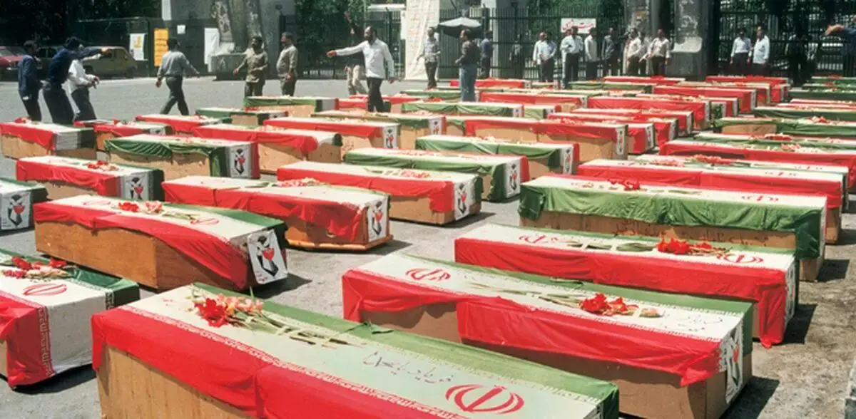 عکس یادگاری آخر: ۱۲ عضو یک خانواده که همه به شهادت رسیدند