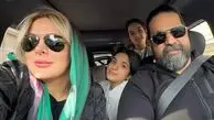 تیپ خاص رضا صادقی در کنار همسر و دخترانش؛ تصویری خانوادگی که دل همه را برد