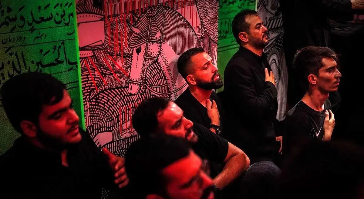 مهران غفوریان و دخترش، مجید واشقانی، سید مهدی رحمتی، سامان گوران و محسن افشانی در هیئت ریحانة الحسین + عکس