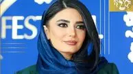 انتخاب جسورانه لیندا کیانی در استایل؛ مانتو روشن و شال قرمز! + عکس