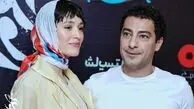 دکوراسیون گرم و شاعرانه خانه نوید محمدزاده و فرشته حسینی؛ اتاق خوابی رو به طلوع صبحگاهی با تابلو هنری دیواری