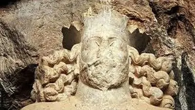 تئاتر مستقل زیر سایه سلبریتی‌ها