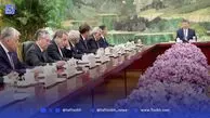 اژدهای زرد از سایه برون می‌آید