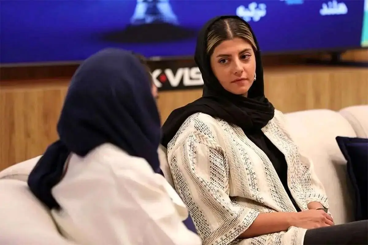 سلفی جذاب مهسا طهماسبی در آسانسور