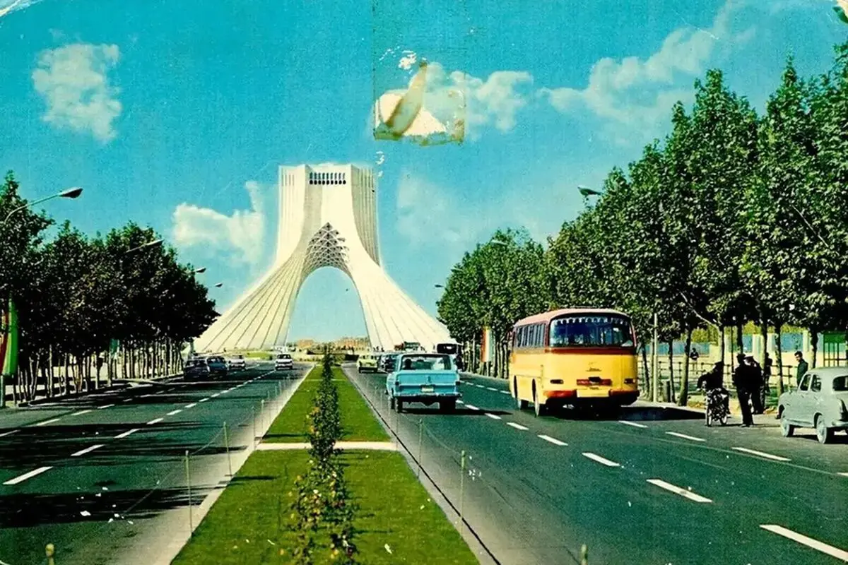 سفر در زمان |  برنامه سینما و تیپ مردم دهه ۵۰ در خیابان ولیعصر!