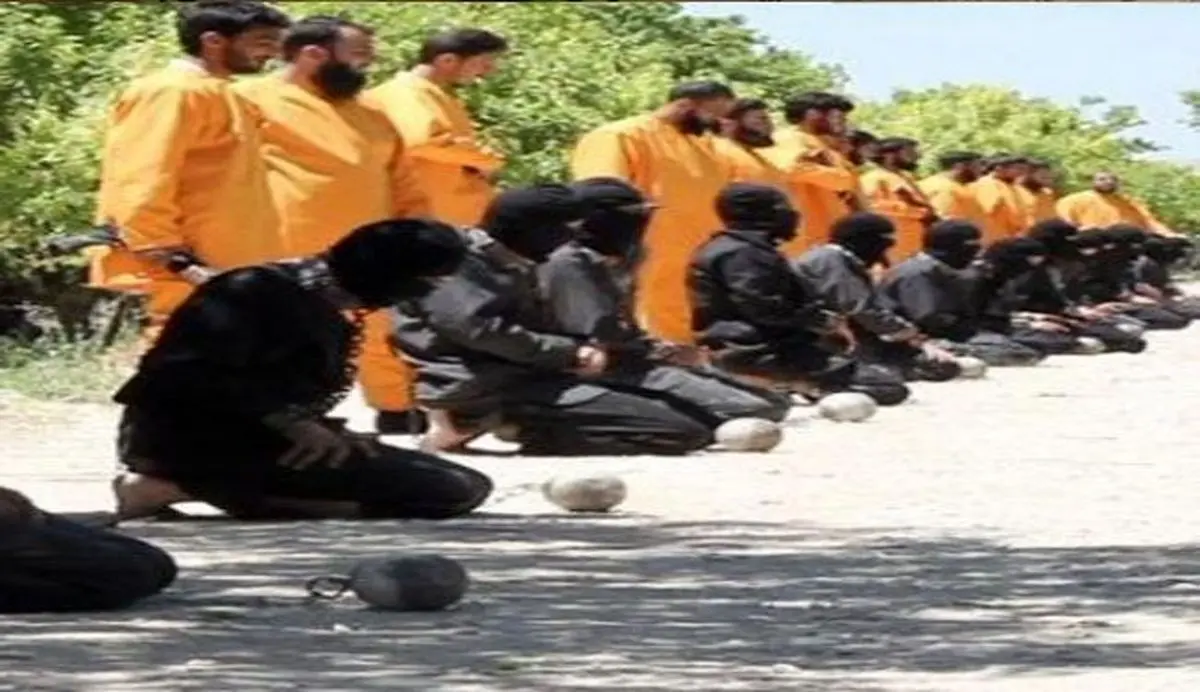سبقت گرفتن در توحش ؛اعدام داعشی ها به سبک داعشی