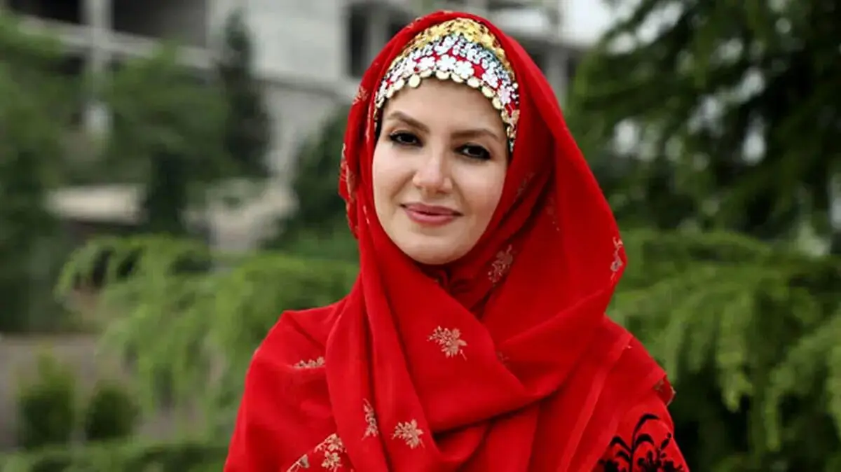 استایل متفاوت خاله‌شادونه وسط استادیوم