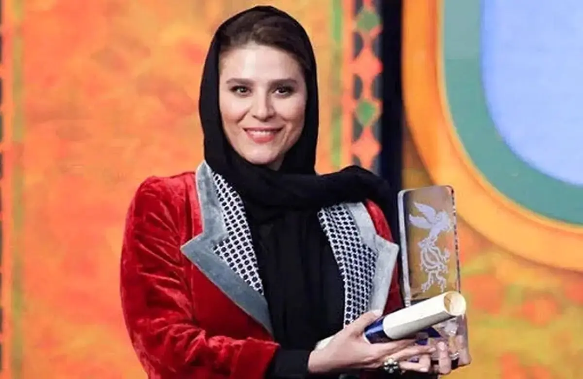 سحر دولتشاهی کنار پدر و مادر خوش استایلش