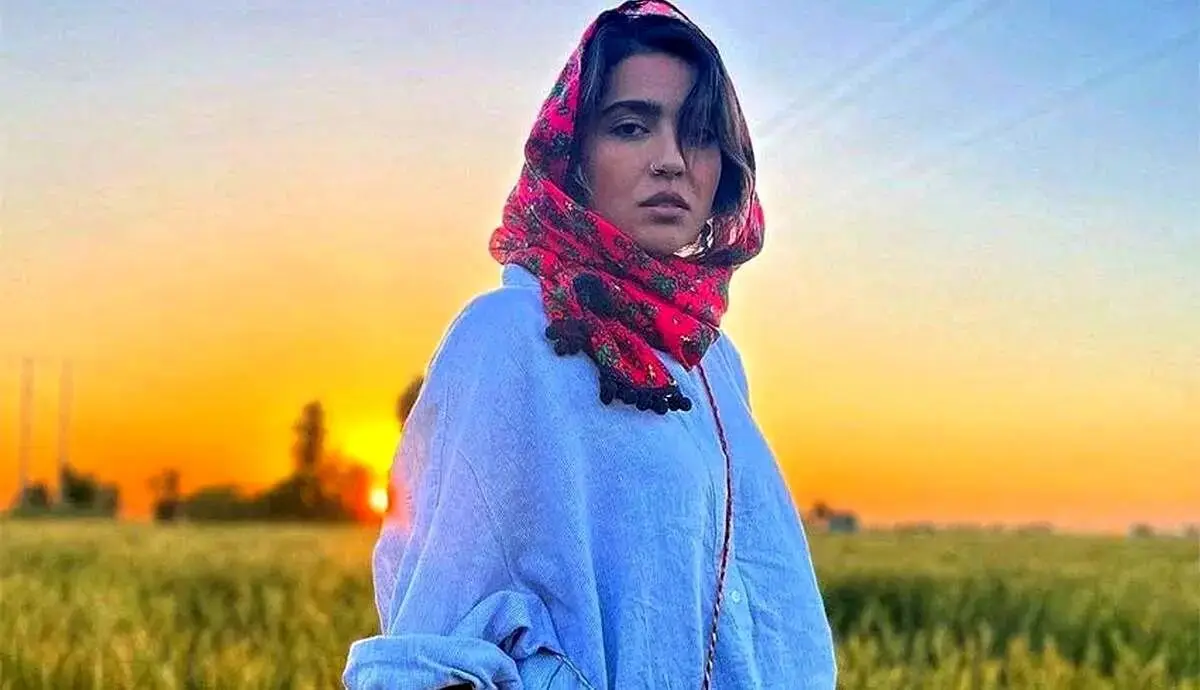 شباهت باورنکردنی مونا کرمی به مادر جوانش