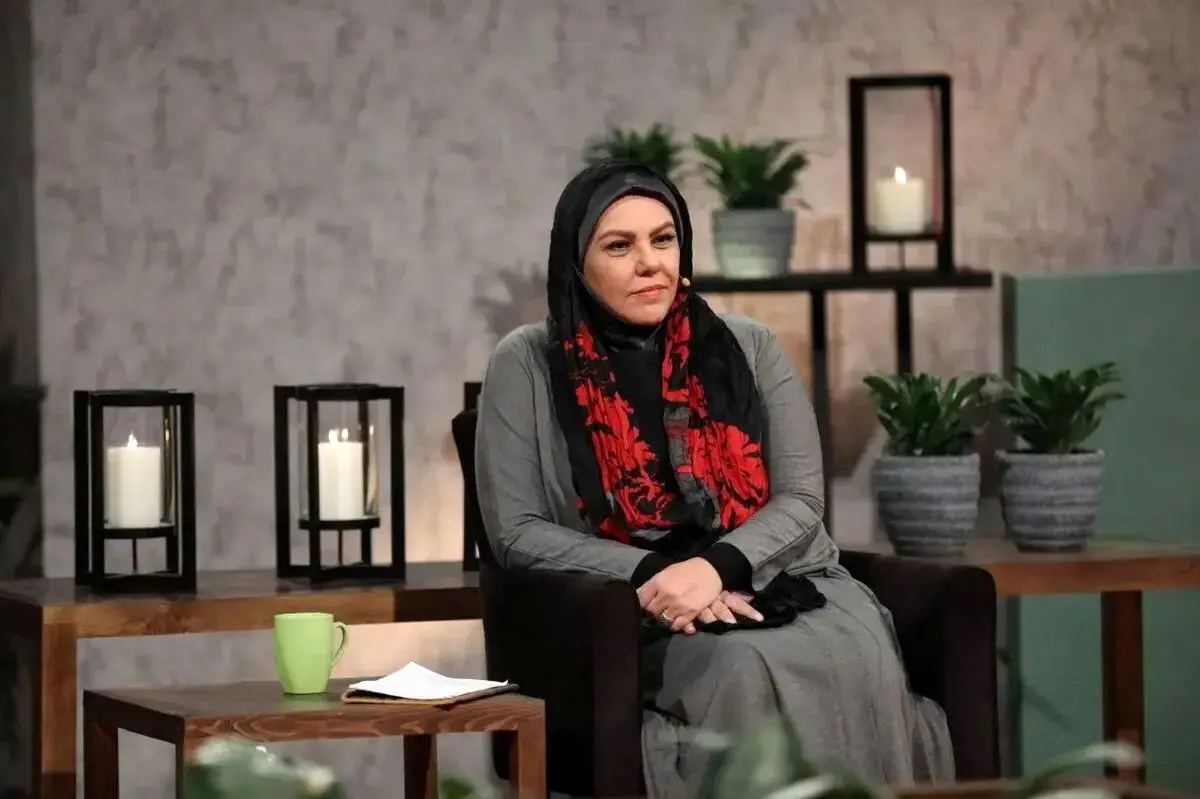 منزل افسانه چهره آزاد