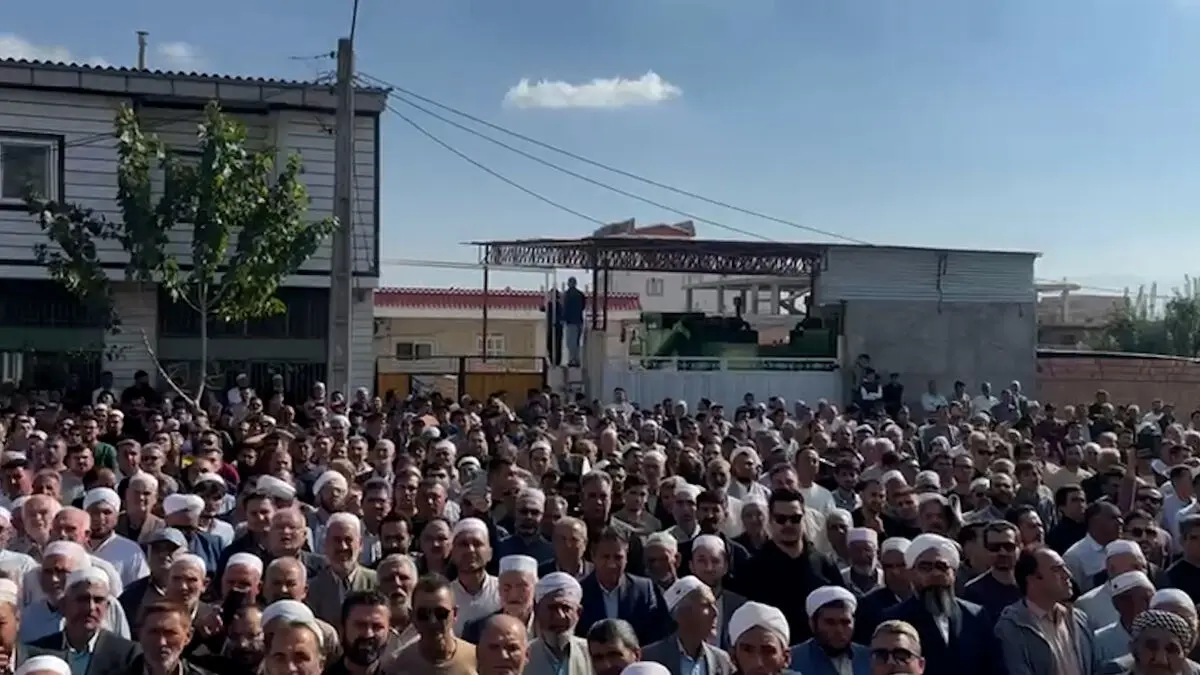 جمعیت دوستداران صابر کاظمی و مردم آق قلا در مراسم تشییع
