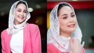 استایل شیک تینا یلان با کت صورتی