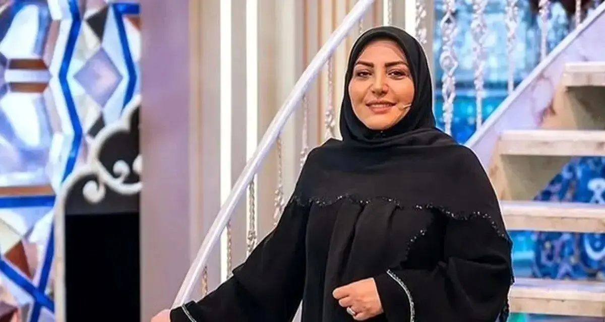 المیرا و طوطی‌های سخنگو