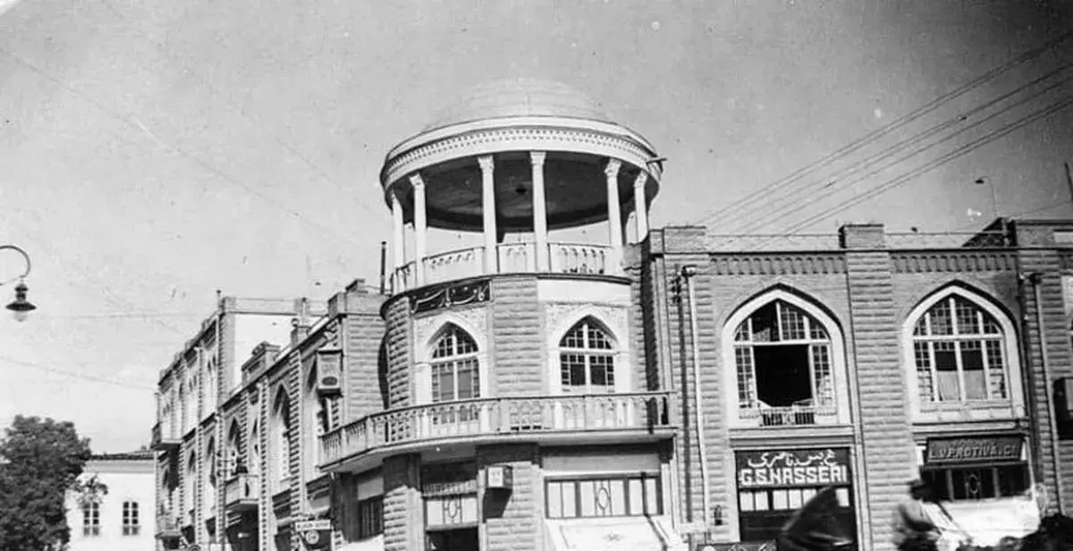 کافه‌ای بسیار شیک در تهران قدیم