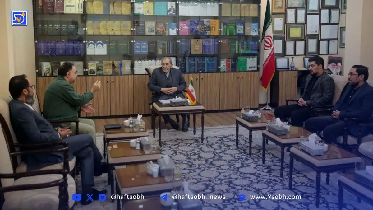 دیدار دبیر و مدیران جشنواره لوتوس با علی‌اکبر ولایتی