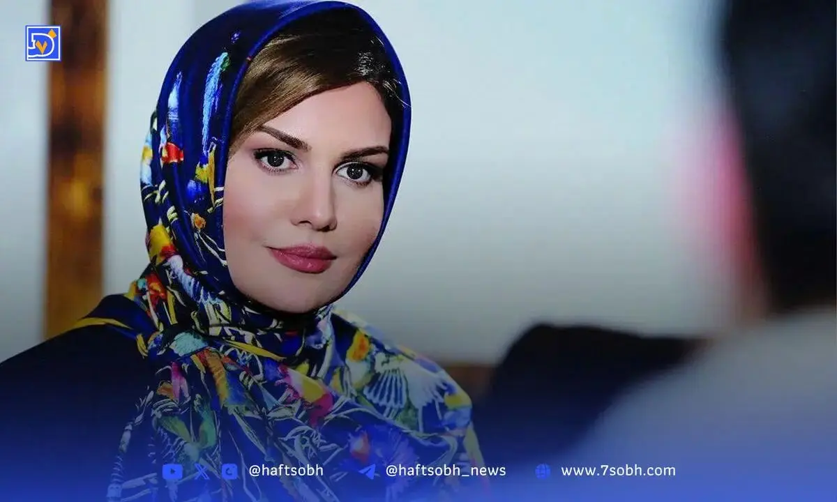 جدید ترین عکس از چهره متفاوت رز رضوی با موهای بلوند و روسری توری