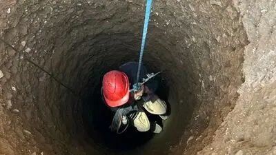 سقوط مرگبار کارگر به داخل چاه در خیابان پیروزی
