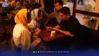 قاب تاریخ|‌ ‌‌کافه‌گردی‌ دختران و پسران‌ تهرانی؛ شستن ظرف در تخت جمشید