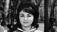 فرح پهلوی در لباس ارتش داخل جنگل