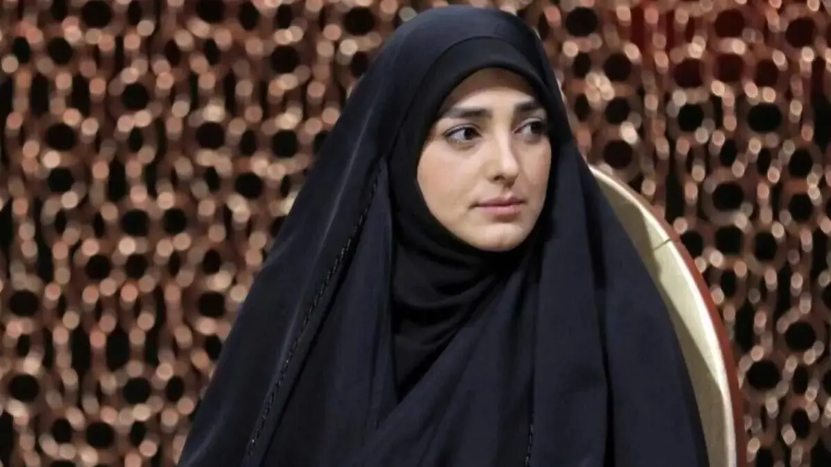 رخت پهن کردن باحال ستاره سادات قطبی ساعت یک نصفه شب بعد برگشتن از سرکار +عکس