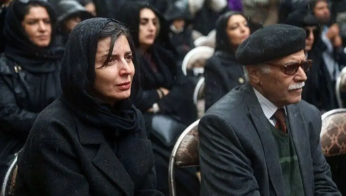 حضور هنرمندان در ختم باشکوه  زری خوشکام مادر لیلا حاتمی / از گریه‌های علی مصفا تا واکنش احساسی حامد بهداد و اشک‌های هانیه توسلی...