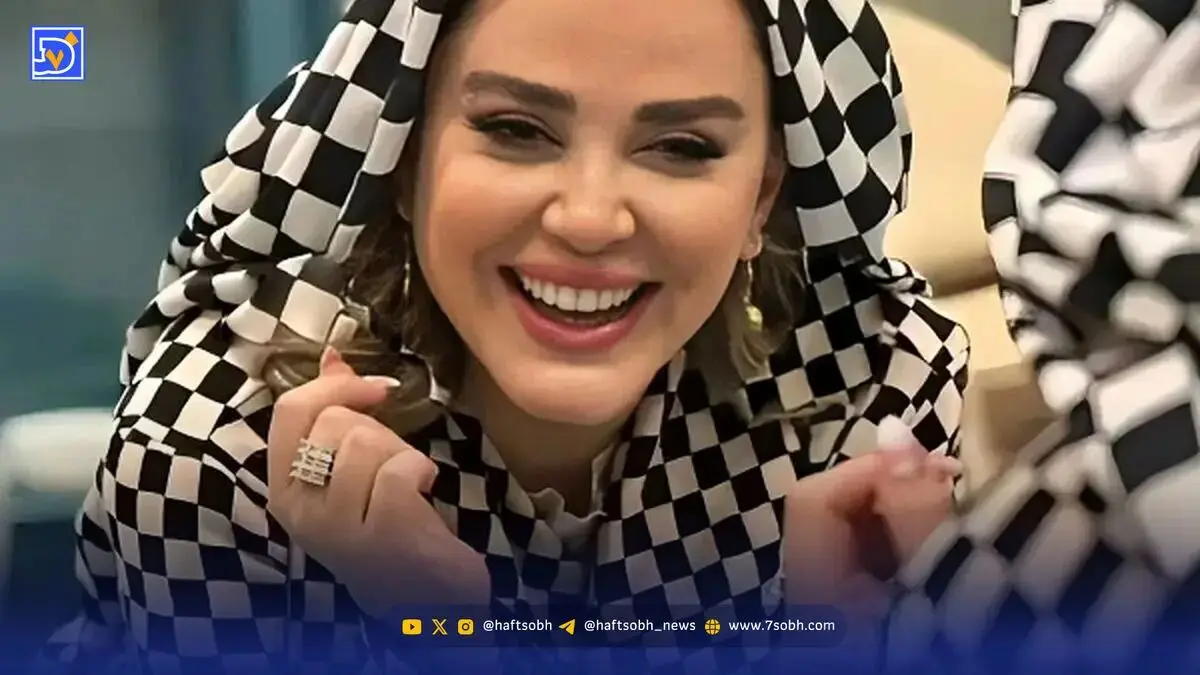 فیلم/ نگاهی به جشن تولد شاهانه بهاره رهنما با کیک تولد 2 طبقه /بهاره رهنما: آذر ماهی تولدش برای بقیه مهم نباشه میکشتتون/ بعد نیم قرن سرحال و قبراق مگه داریم اصلا؟!
