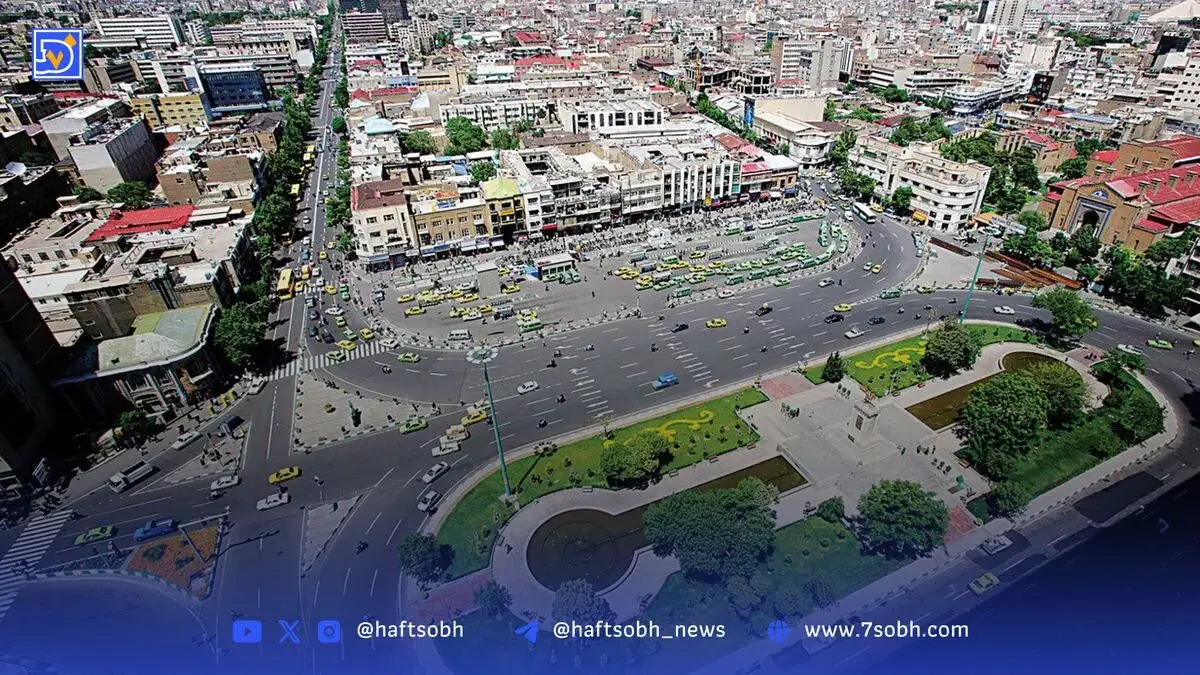 منظرۀ خاکی و خلوت میدان توپخانۀ تهران ۱۴۰ سال پیش و در دوران قاجار