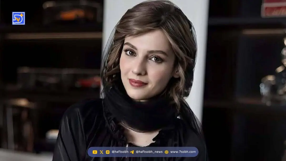 ژست خاص و دیده نشده شیرین سریال تاسیان در خیابان های تهران با استایلی لش و متفاوت