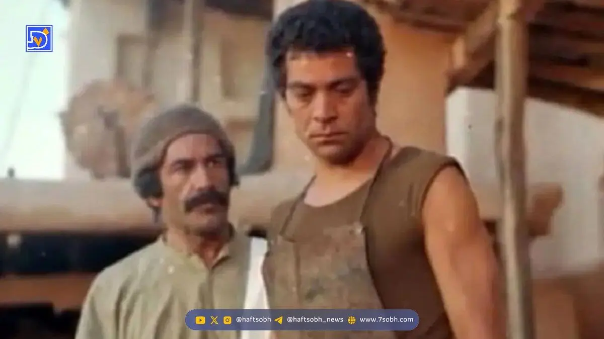 «بهروز وثوقی» با عبا و عرقچین در تئاتر مدرسه؛ دهۀ 30