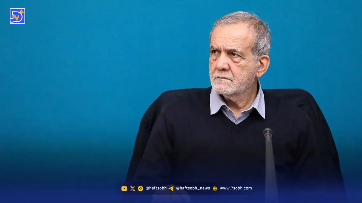 زبان بدن رئیس‌جمهور خبرساز شد+ تصاویر