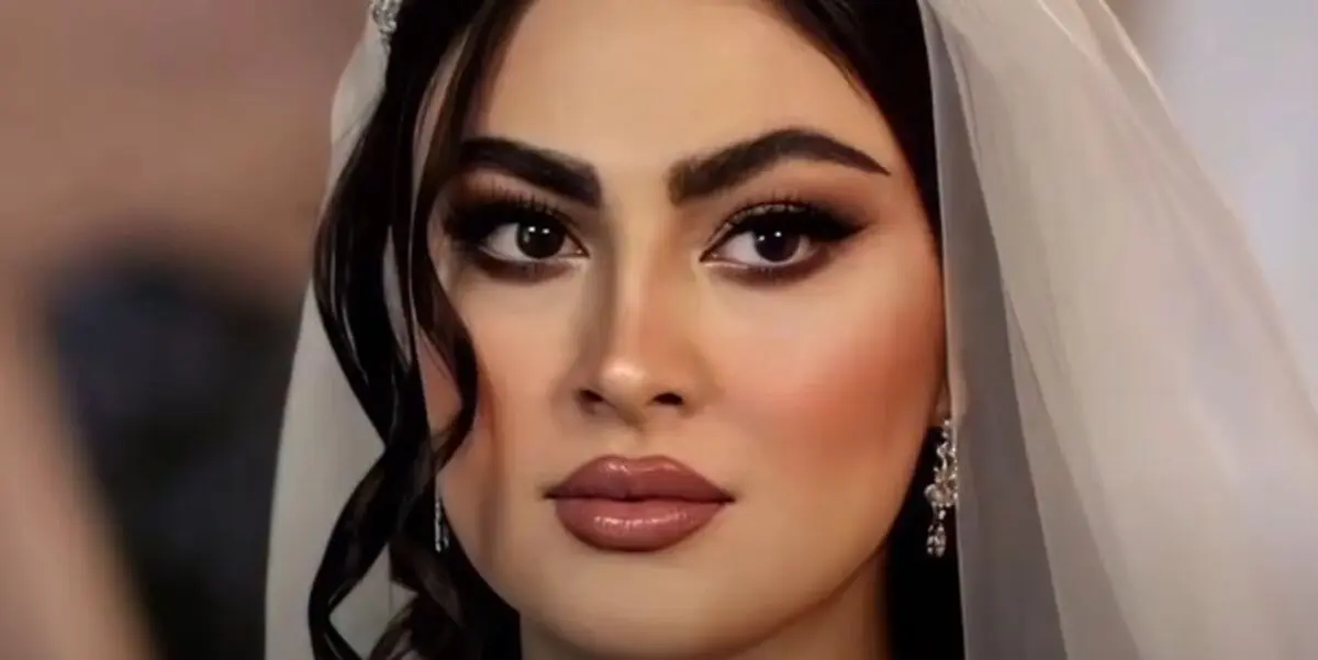 ورود مریم مومن عروس خانم با اسب