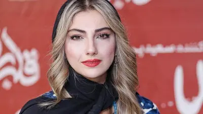 عصر سینما | حضور محیا دهقانی، خانم بازیگر در دهمین شب از پاتوق مردم و هنرمندان باغ فردوس