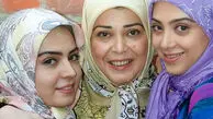 عکس / نوشته سنگ مزار نادیا گلچین و عکس جوانی اش روی سنگ قبر مشترک با پدرش