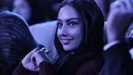 استایل پینترستی ترلان پروانه با یک کاپ قهوه