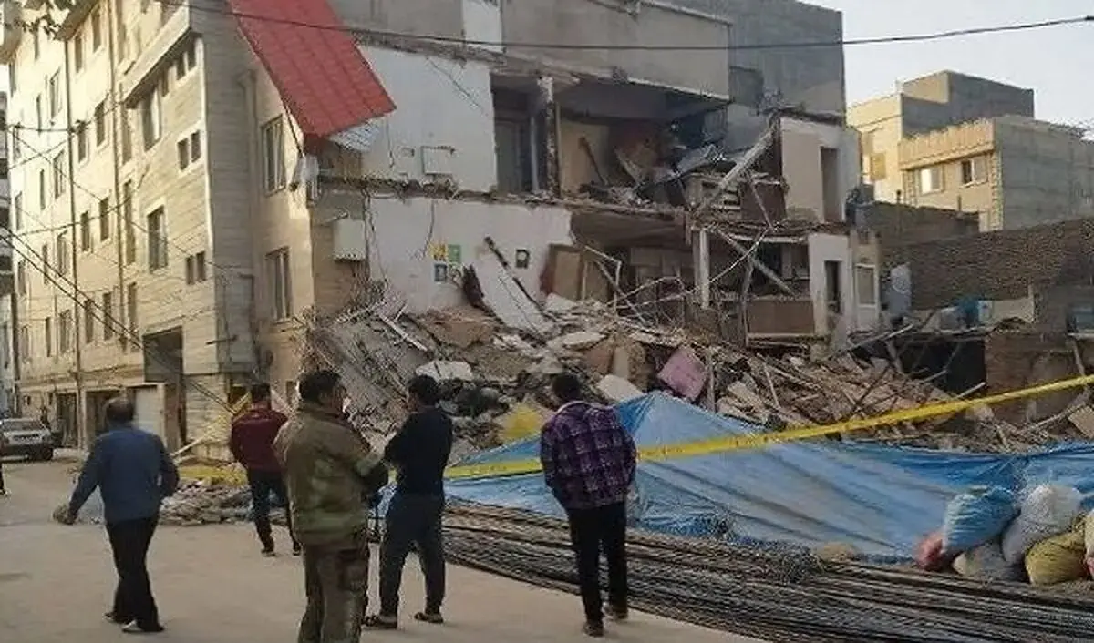 تکرار حادثه پلاسکو / ​خیابان جمهوری تهران مسدود شد
