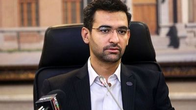 واکنش آذری جهرمی به شایعه مدیرعاملی پرسپولیس: بزرگان فوتبال را خانه نشین کردید و ...