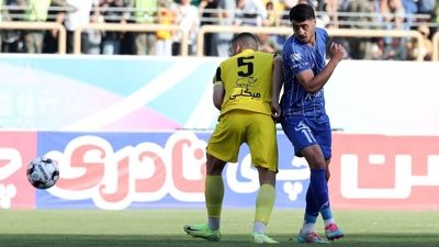 شوخی هواداران استقلال با سحرخیزان؛ "2 دقیقه ازت تعریف کردیم"!