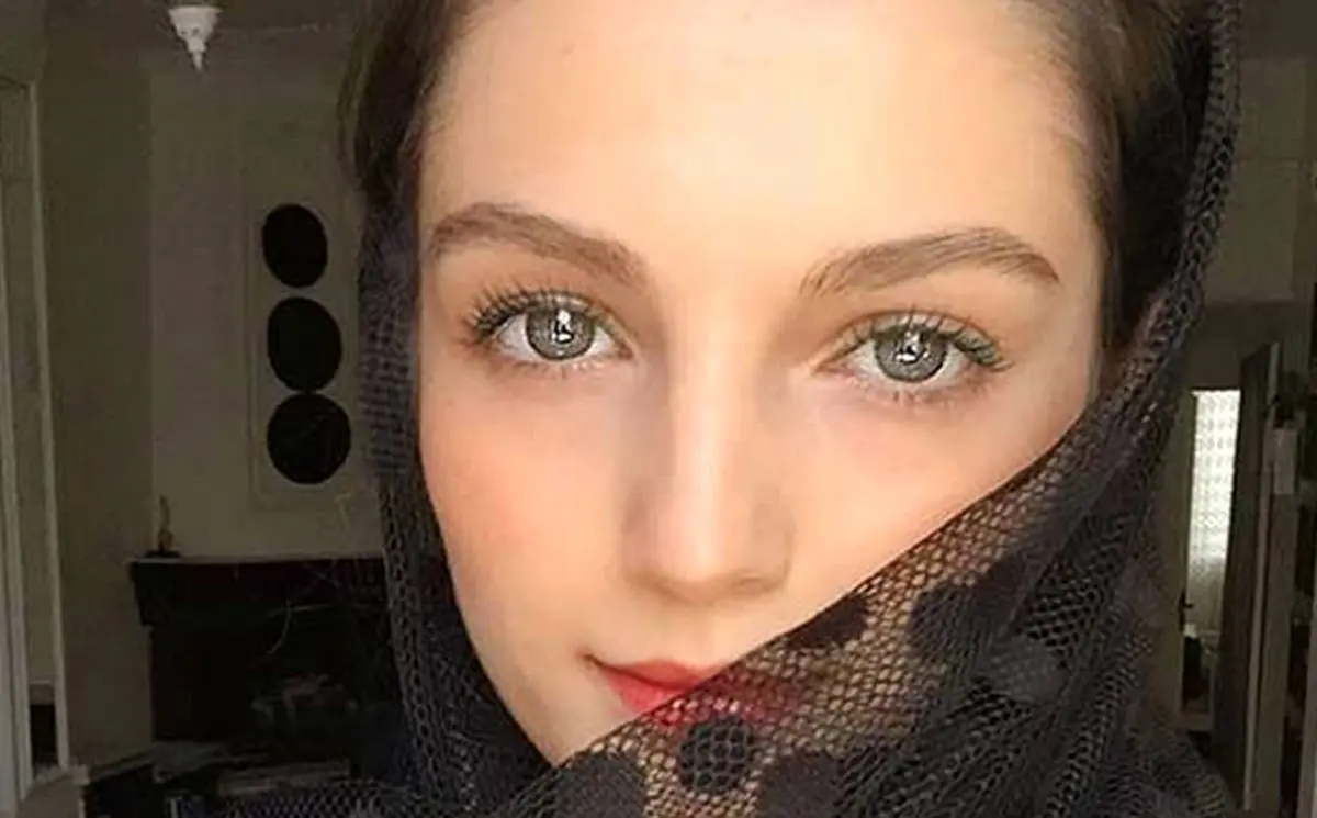 استایل مهسا حجازی بازیگر سریال تاسیان در خیابان‌های تهران