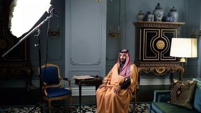 عکس | بن سلمان ساخت بزرگ‌ترین استخر معلق جهان را آغاز کرد