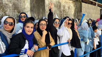 شب تلخ خانم هواداران گل‌گهر سیرجان/ شهر در ماتم شکست بازی فوتبال!