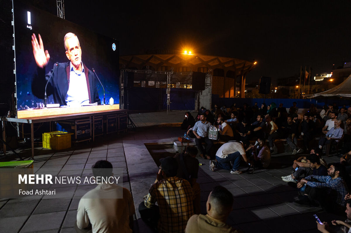 مناظره اول؛ نامزدها درباره، بنزین، فیلترینگ و فروش نفت چه گفتند؟