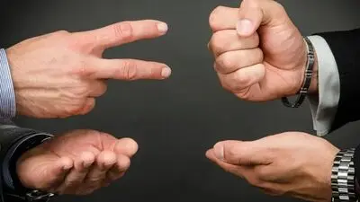 نسخه ایرانی سیندرلا با بازی مهراوه شریفی نیا و امین زندگانی