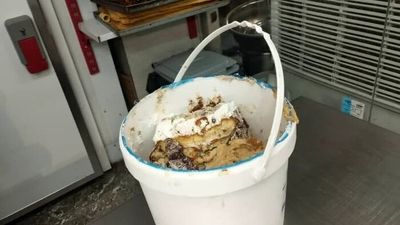 هشدار به کرجی‌ها: این زن مظنون به دزدی موبایل است!