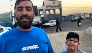 هوادار پرسپولیس در کمپ مرحوم حجازی