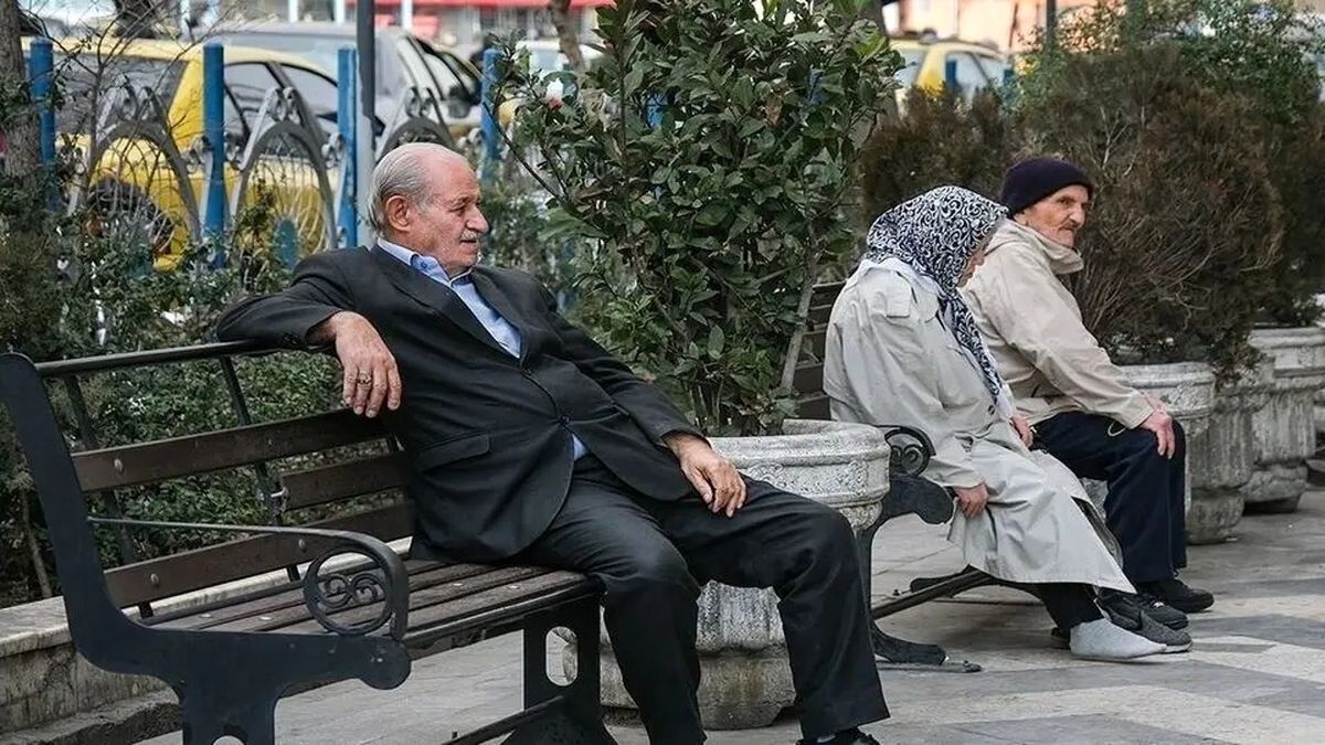 تامین اجتماعی در مورد زمان پرداخت معوقات فروردین اطلاع‌رسانی کند