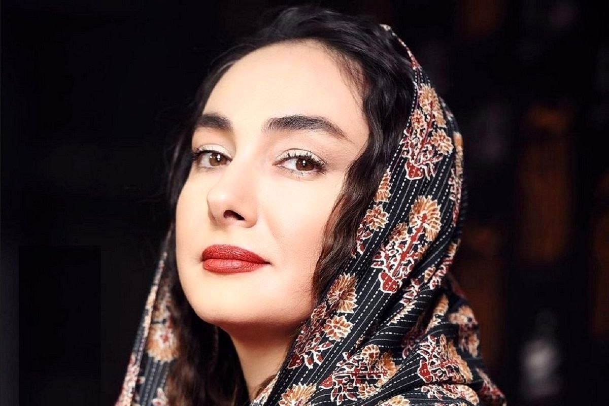 چیدمان شیک منزل هانیه توسلی با گربه خانگیاش