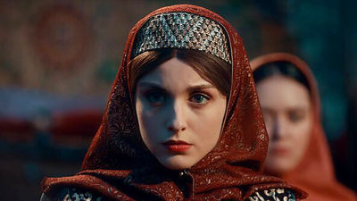 سلفی شخصی «بانو سئول‌هی» در سریال دونگی + عکس